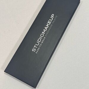 Eyeshadow Palette - Classic Black